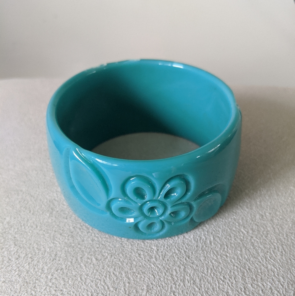 Turquoise blue cuff bracelet with flowers